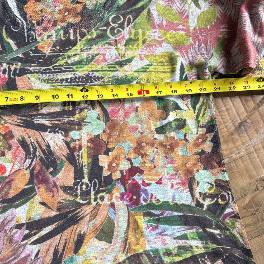 Inoah Artsy Floral Multicolor Women's Top - Picture 7 of 9
